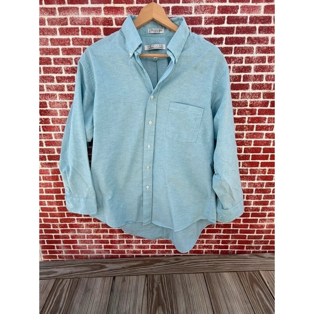Vintage Van Heusen Mens Light Blue Oxford Shirt Made in USA 16.5 32/33